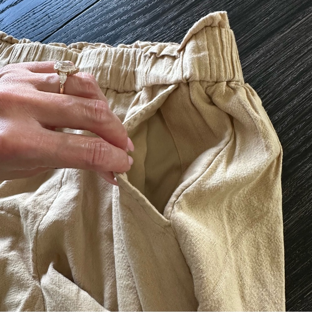 Hollister Linen Blend Paperbag High Rise Lined Shorts in Tan, Size XS - Picture 11 of 12